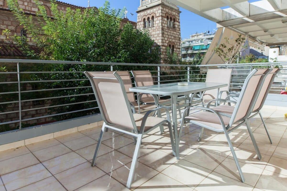 Scenic Balcony Apt In Vibrant Petralona Atina Dış mekan fotoğraf