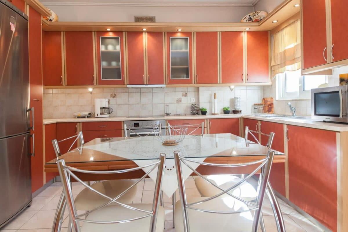 Scenic Balcony Apt In Vibrant Petralona Atina Dış mekan fotoğraf